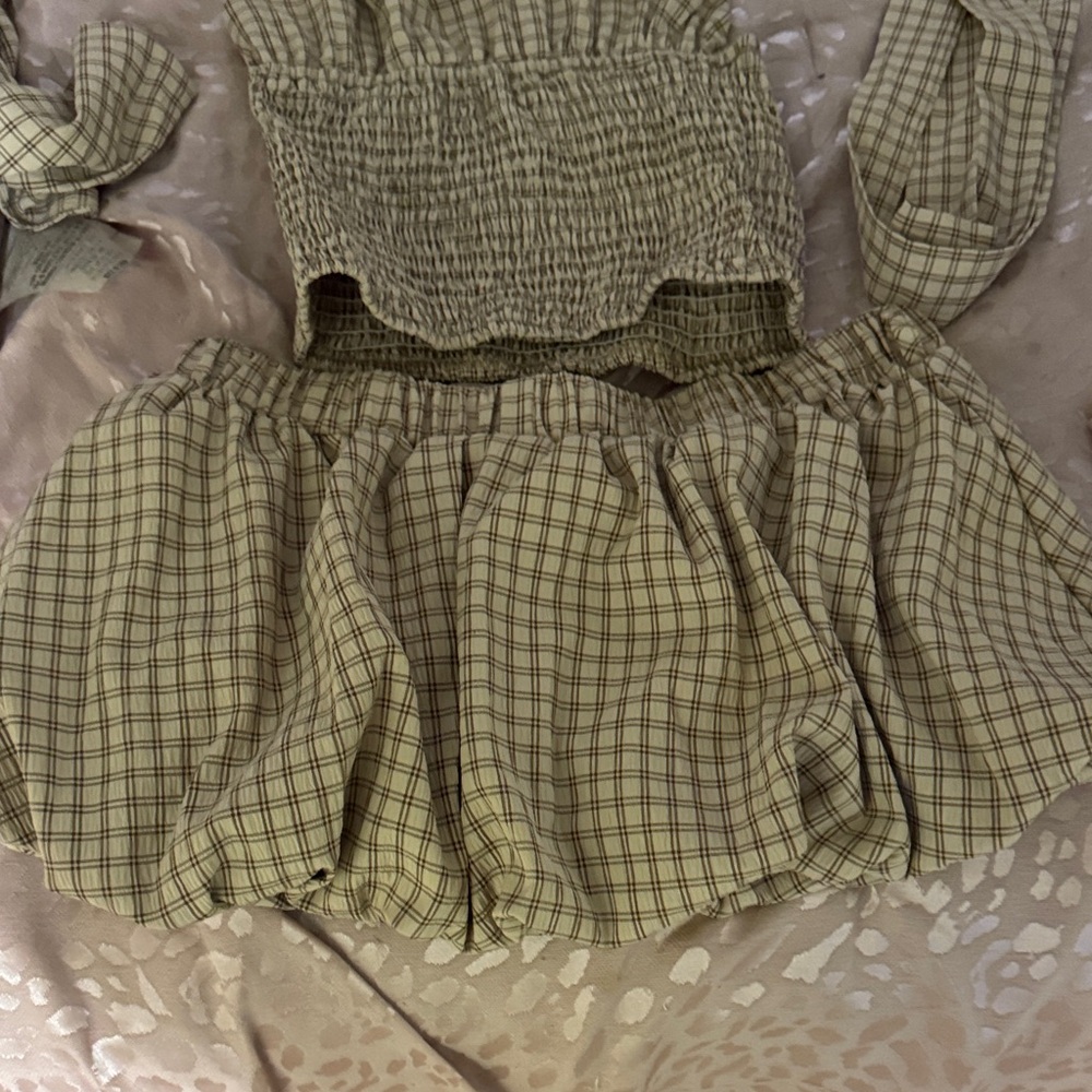 SHEIN Checkered Smocked Top